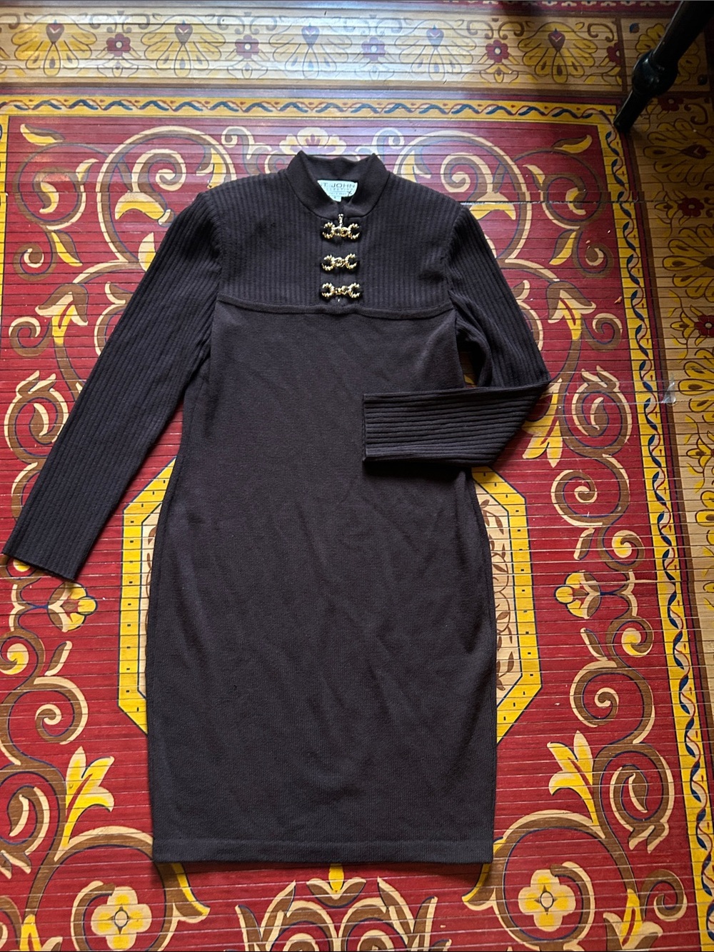 Vintage St. John Brown  Ribbed Long-Sleeve Knit Dress with Gold Hooks
